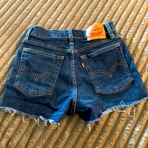 New Stretchy Levi high rise Shorts